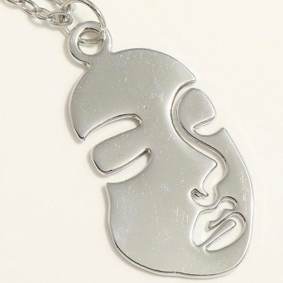 3/$30 🤍 Abstract Face Necklace - Picture 3 of 3